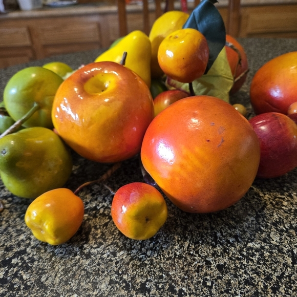 Fruit Decor Synthetic Nice Mixture Assortment of 23 Pieces of Colorful Fruit - Picture 3 of 5